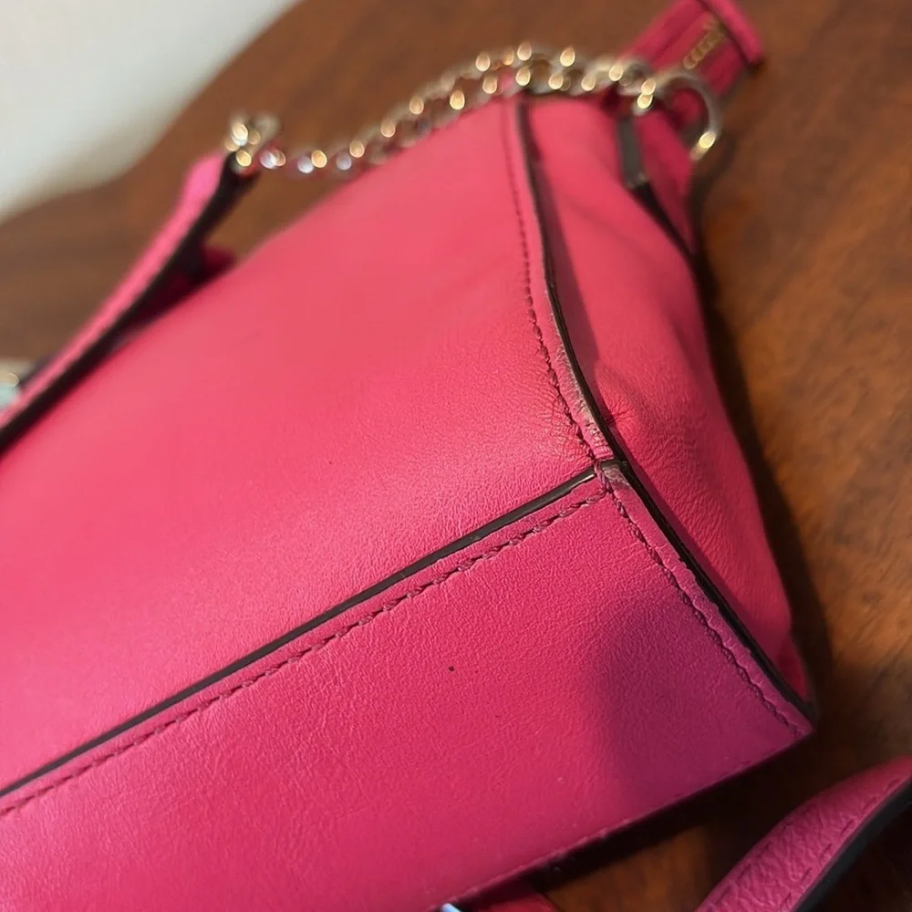 Kate Spade  bowfront Crossbody bag leather  bright pink  strap/Chain detail Exe